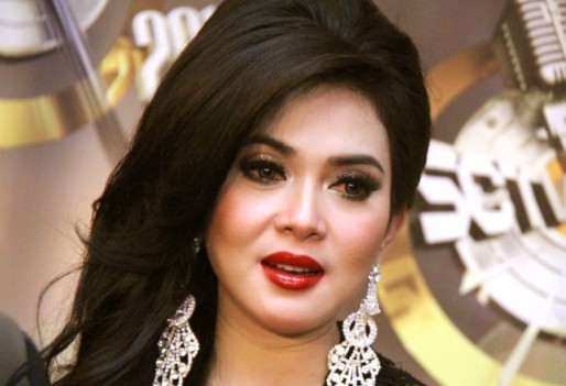 Syahrini Santai Saja Dibenci dan Dihujat. "Membuat Kita Maju"